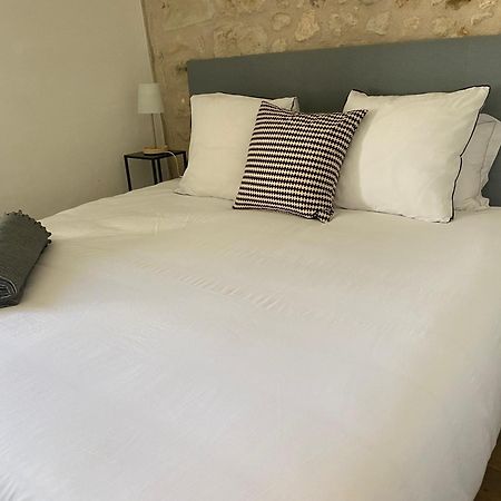 Grange Bleuet Bed & Breakfast Aubeterre-sur-Dronne Dış mekan fotoğraf