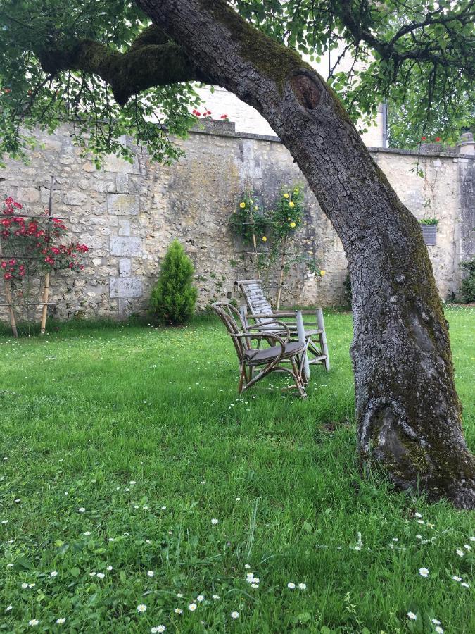 Grange Bleuet Bed & Breakfast Aubeterre-sur-Dronne Dış mekan fotoğraf