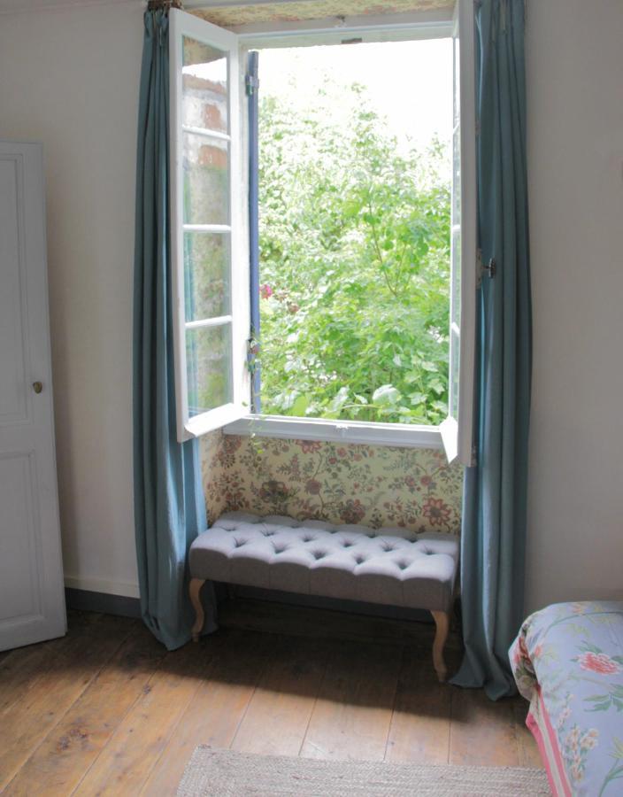 Grange Bleuet Bed & Breakfast Aubeterre-sur-Dronne Dış mekan fotoğraf